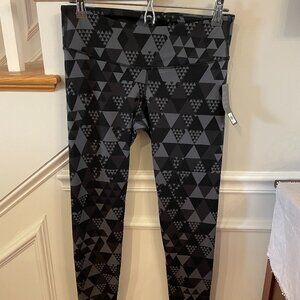 Geometric pattern leggings